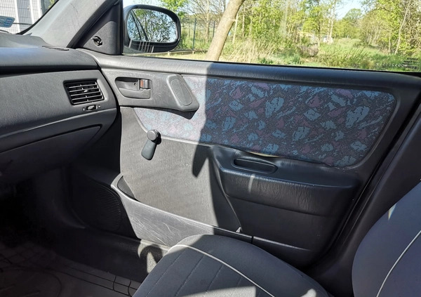 Toyota Carina cena 5500 przebieg: 249500, rok produkcji 1997 z Pabianice małe 92